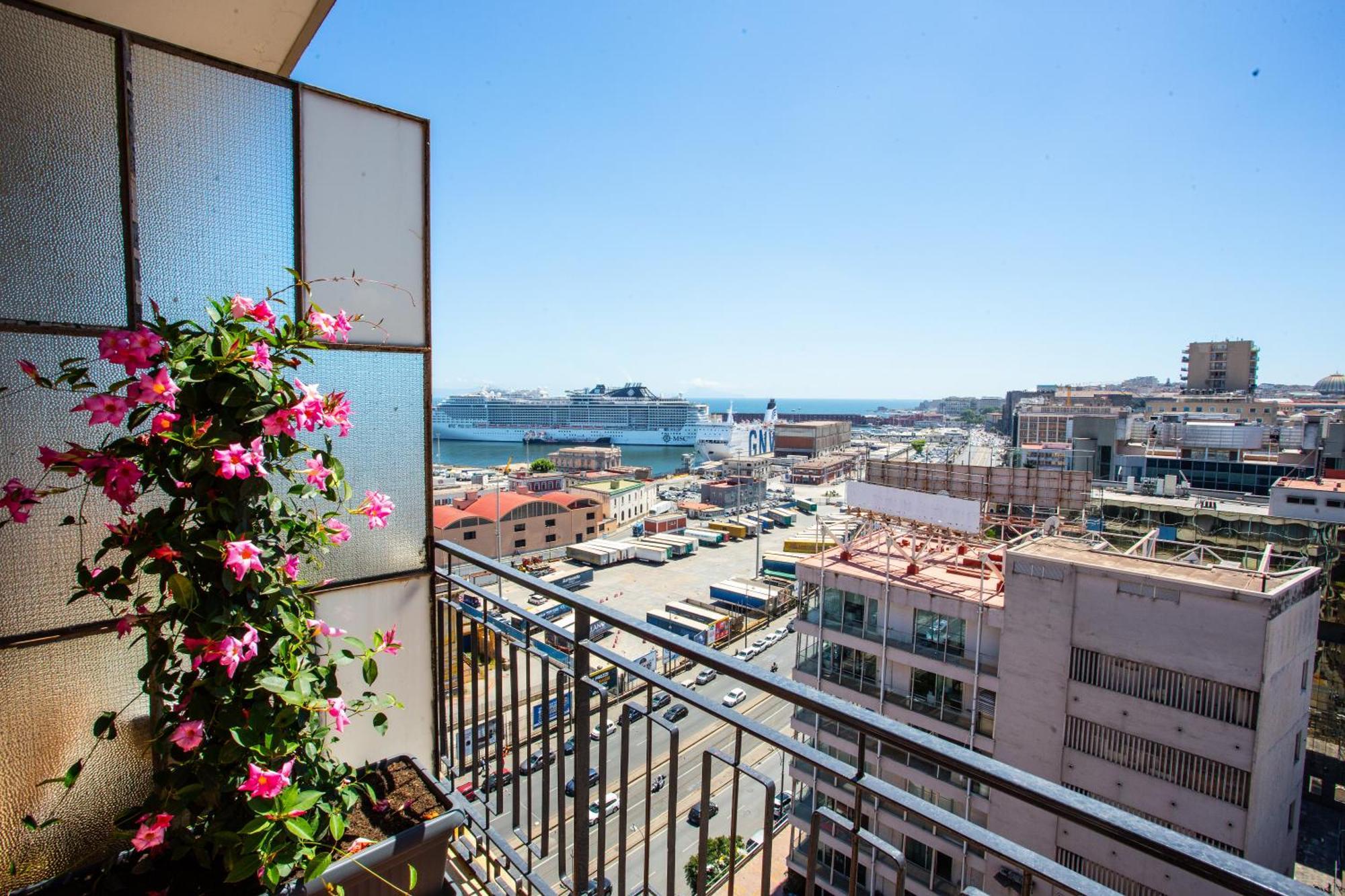 Marina 8 Hotel Naples Exterior photo